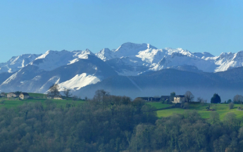 Massif du Sesques (2605 m) dans les Pyrénées le 1er février 2023.