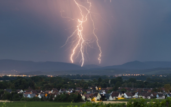 Orages violents du centre à l'est du pays et forte chaleur.