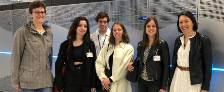 Marraines et filleules en visite à la Météopole à Toulouse.