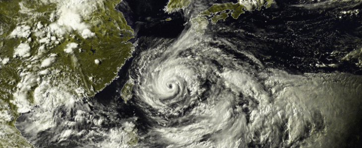 Le typhon In-Fa au sud du Japon mercredi 20 juillet 2021 à 8h20 UTC vu par le satellite Himawari-8