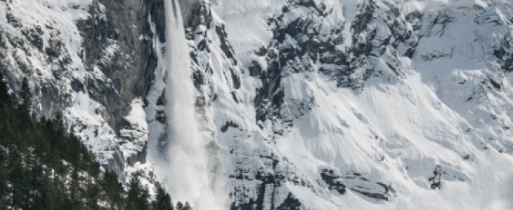 Illustration- L'enneigement très précoceest exceptionnel. Il s'est d'ailleurs traduit par une activité avalancheuse naturelle notable, inhabituelle pour la saison
