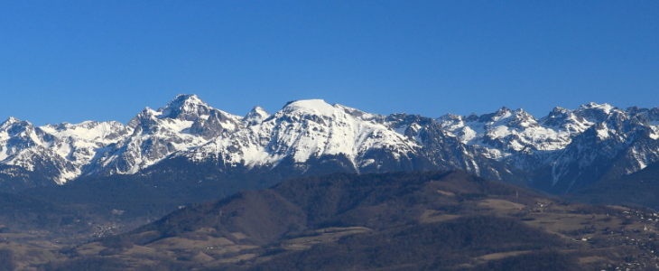 Massif de Belledonne vu depuis Grenoble, le 10 février 2022.