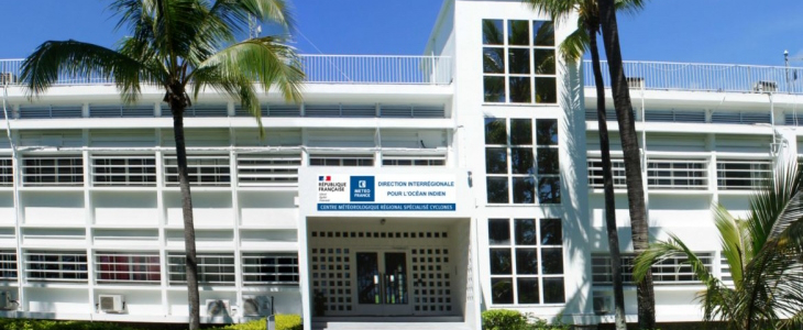 Le Centre météorologique régional spécialisé cyclones à St Denis.