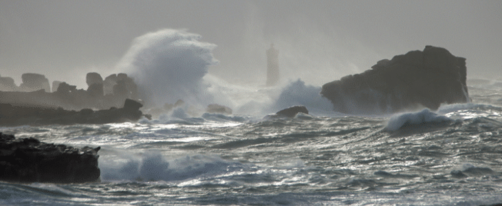Un vent record pour la saison a touché cette nuit la Bretagne et les côtes de la Manche.