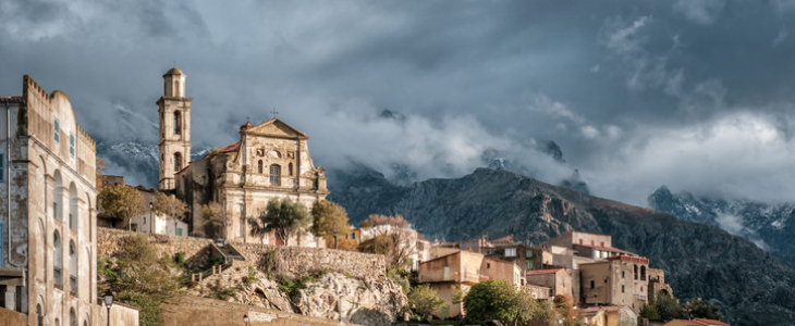 Le village de Montemaggiore en Corse