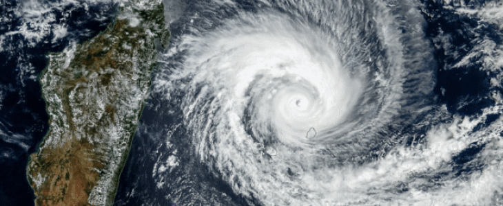 Batsirai vu par le satellite Suomi le 2 février 2022 à 1002 UTC.