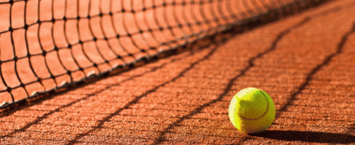 A Roland-Garros , une équipe dédiée de Météo-France assure les prévisions météo pour éclairer les organisateurs du tournoi.