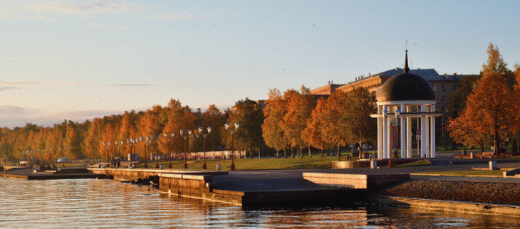Fortes chaleur à Petrozavodsk au bord du lac Onega
