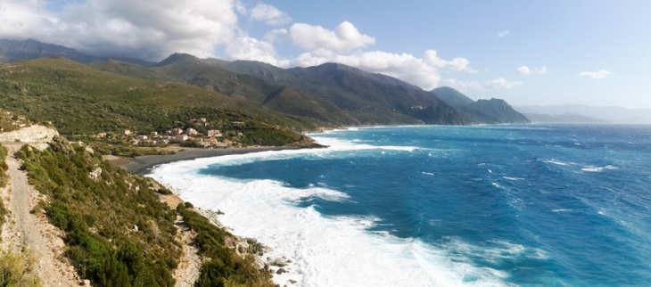 La plage de Nonza en Corse