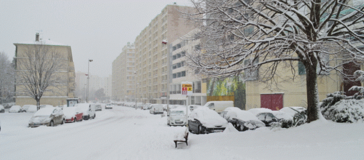 Le centre-ville d'Alès (Gard) sous la neige le 28 février 2018.