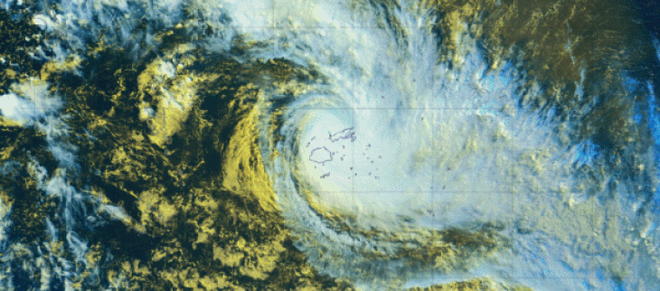 Yasa touche terre sur les îles Fidji