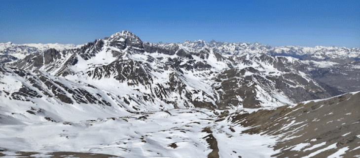 Vers le pic de Petit Rochebrune culminant à 3 078 m (Queyras)