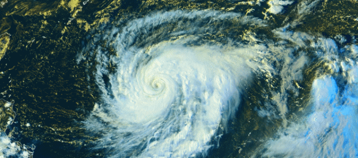 Image du satellite HIMAWARI8 le 27 septembre 2021 à 11 UTC.