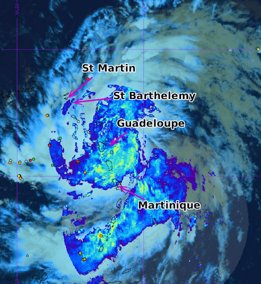 Image du satellite GOES16 avec le radar des précipitations et les impacts de foudre le 13 août 2024 à 11h (heure de Paris) © Météo-France