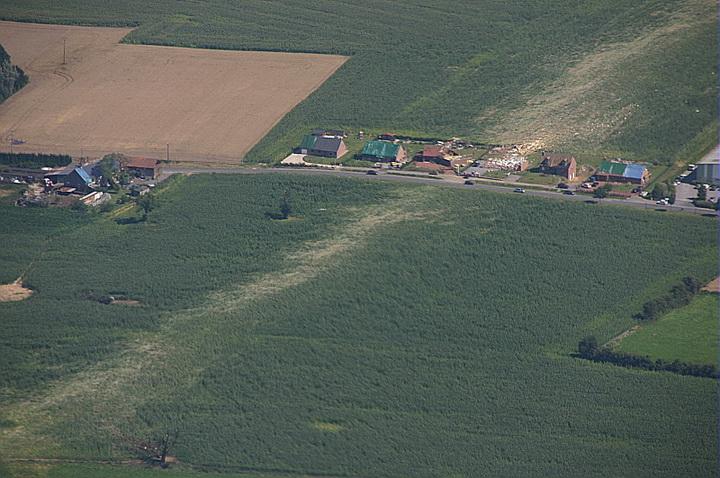 Saignée laissée par la tornade d’Haumont dans le nord de la France le 3 août 2008. © Thérèse Escartin - Météo-France.