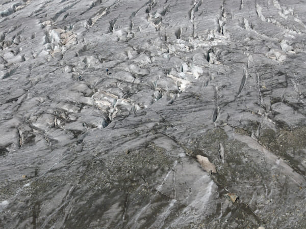 Plaies béantes d'un glacier en souffrance - Laure Wallez-Culioli