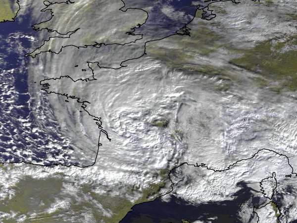La tempête Klaus vue par le satellite METOP2 le 24 janvier 2009 à 11h00. © Météo-France