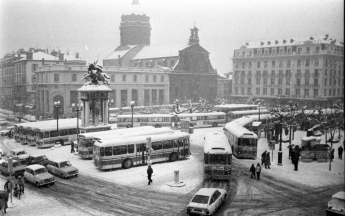 Le centre de Clermont-Ferrand sous la neige le 5 novembre 1980