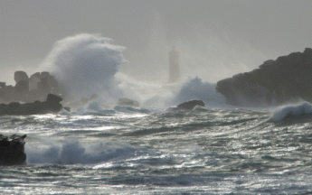 Un vent record pour la saison a touché cette nuit la Bretagne et les côtes de la Manche.