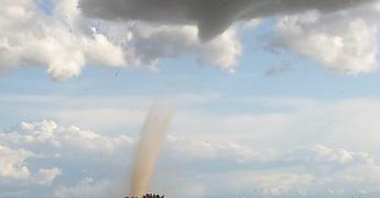 Tornades et trombes