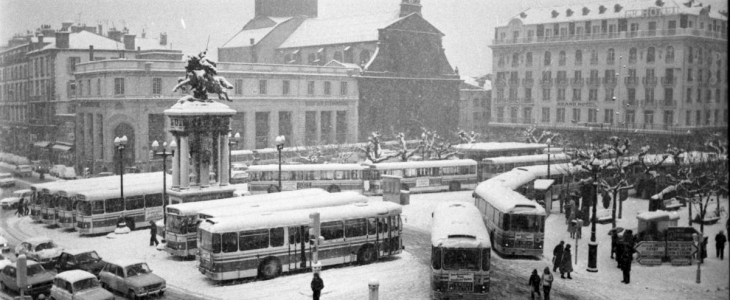 Le centre de Clermont-Ferrand sous la neige le 5 novembre 1980