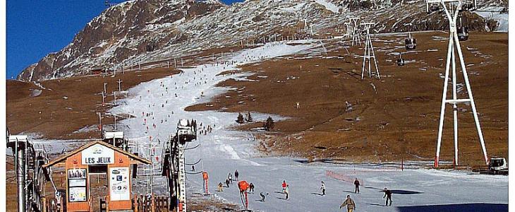 Enneigement artificiel des pistes de ski de l'Alpe d'Huez - © Météo-France/Gilbert Guyomarc'h.