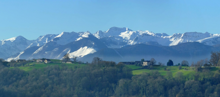 Massif du Sesques (2605 m) dans les Pyrénées le 1er février 2023.