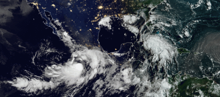 Image du satellite GOES16 le 27 août à 1150 UTC montrant Nora et Ida de chaque côté du Mexique.