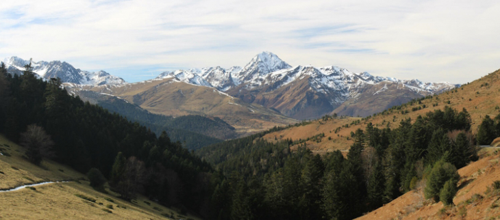 La douceur a fait presque disparaître la couverture neigeuse pyrénéenne.