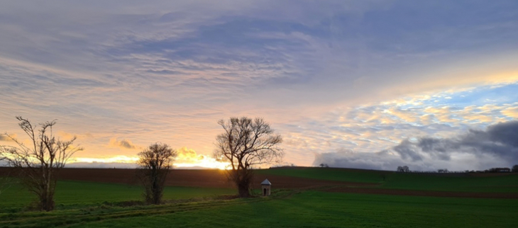 Temps calme et généralement sec devenant plus froid la semaine prochaine.