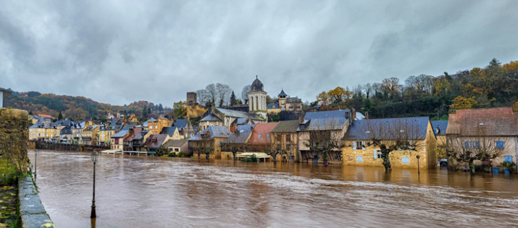 La Vézère à Montignac (24) lundi après-midi.