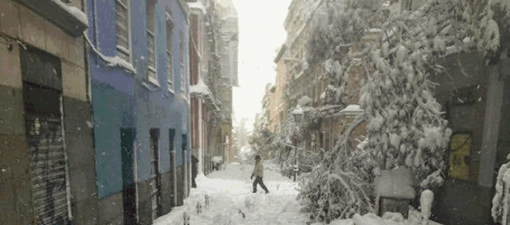 Rue de Madrid sous la neige