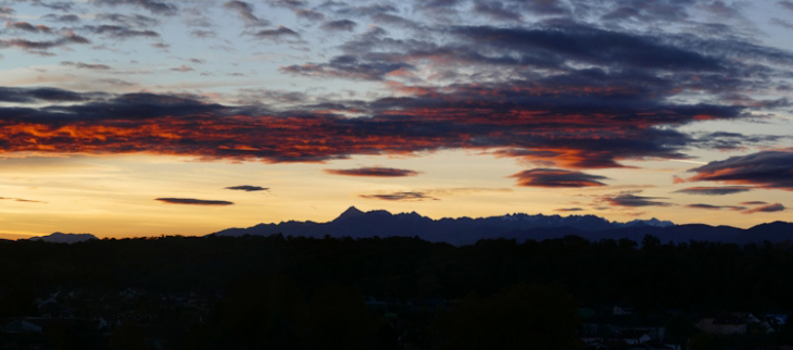 Effet de foehn sur les Pyrénées.