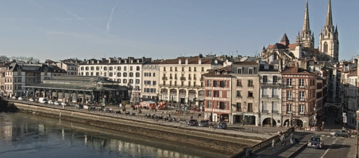 Bayonne ce mercredi matin sous le soleil et la douceur.