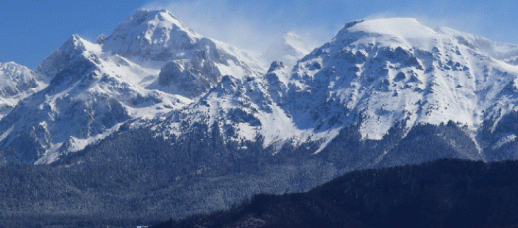 Il a neigé sur les massifs de l'Est. Ici le massif de Belledonne hier 16 mars.