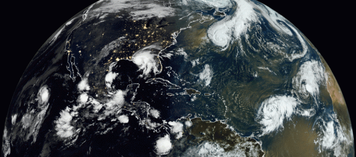 à la mi-septembre, l'activité cyclonique est en pleine frénésie et pas moins de 5 systèmes tropicaux évoluent actuellement autour des Amériques.