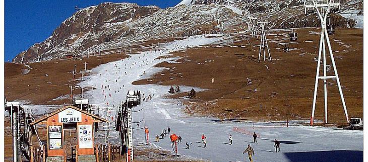 Enneigement artificiel des pistes de ski de l'Alpe d'Huez - © Météo-France/Gilbert Guyomarc'h.