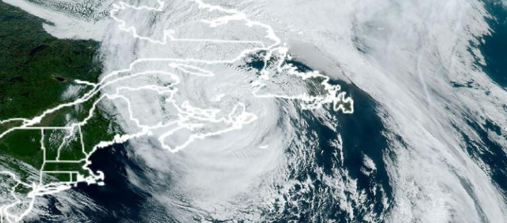 Fiona à son arrivée sur l'est du Canada.