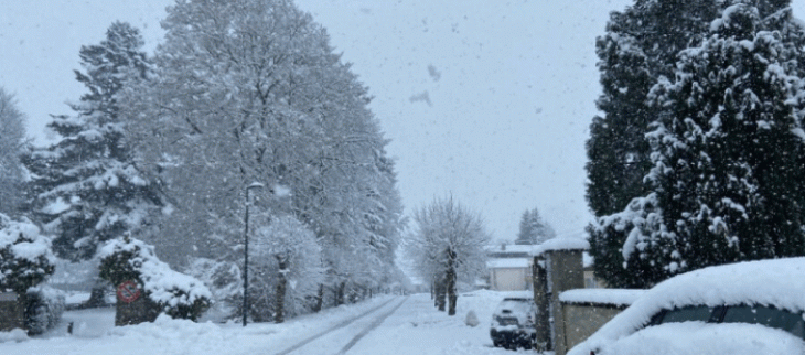 L'hiver a commencé à étendre son manteau blanc à basse altitude ce week-end.