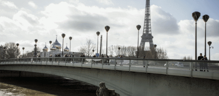 Seine en crue au pont de l'Alma à Paris