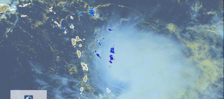 Le 20 octobre à 15 UTC, au moment où le NHC officialise le passage en ouragan de Tammy, image satellite GOES 16 et radar du Moule (Guadeloupe).