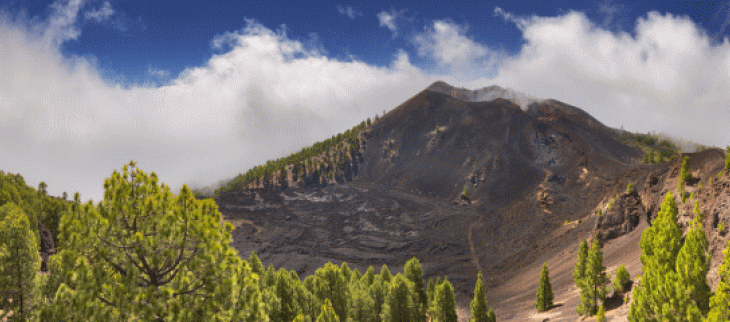 Le volcan Cumbre Vieja, situé aux Canaries (Espagne), est entré en éruption récemment.  Image illustration