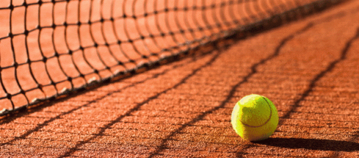 A Roland-Garros , une équipe dédiée de Météo-France assure les prévisions météo pour éclairer les organisateurs du tournoi.