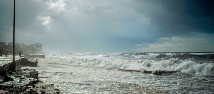 De fortes vagues concernent ainsi le littoral PACA et la Corse-du-Sud, avec un risque important de submersion.