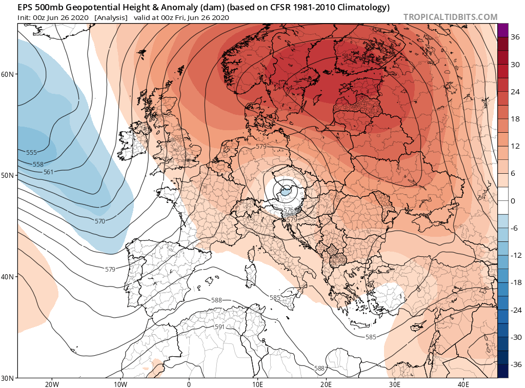Fig. 2a : Géopotentiels à 500 hPa et anomalie associée (équivalent à un champ de "pression" en altitude) le 26 juin 2020 à 00 UTC - © www.tropicaltidbits.com