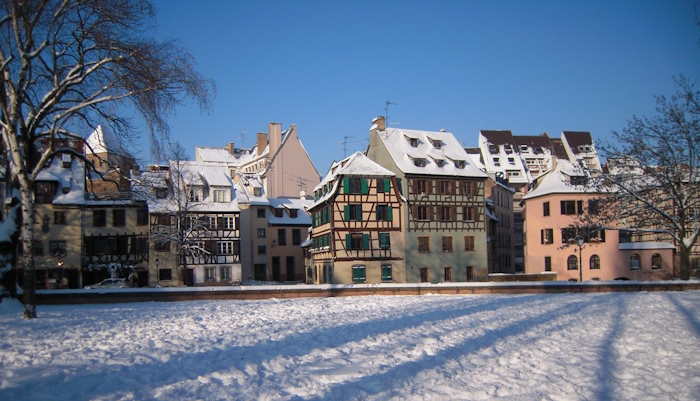 Strasbourg sous la neige pour Noël 2010. © Romain Durand